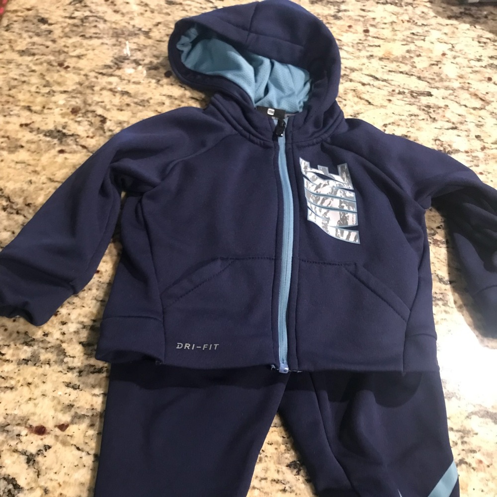 Nike sweatsuit